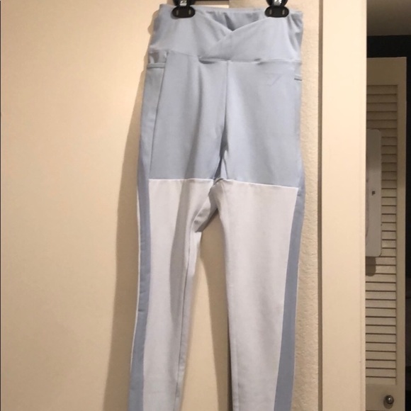 Gymshark Dynamic Leggings- Nikki B Season 2 - Picture 3 of 4